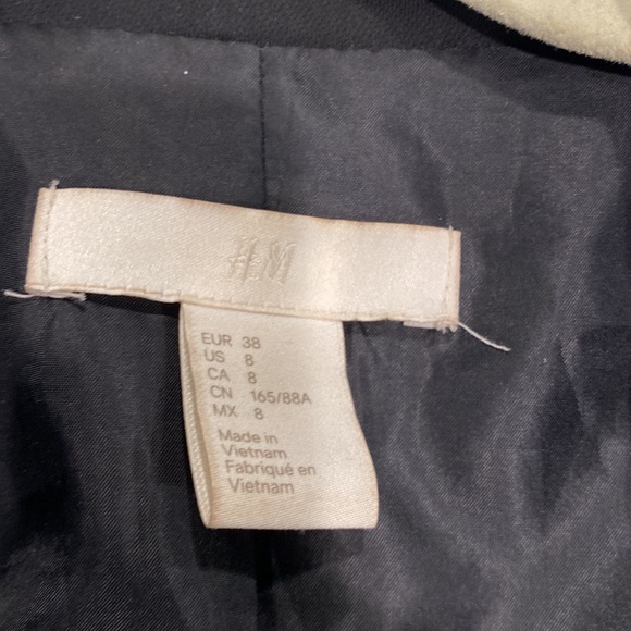 H&M womens tuxedo style blazer with satin details.SZ 8 - Picture 4 of 5